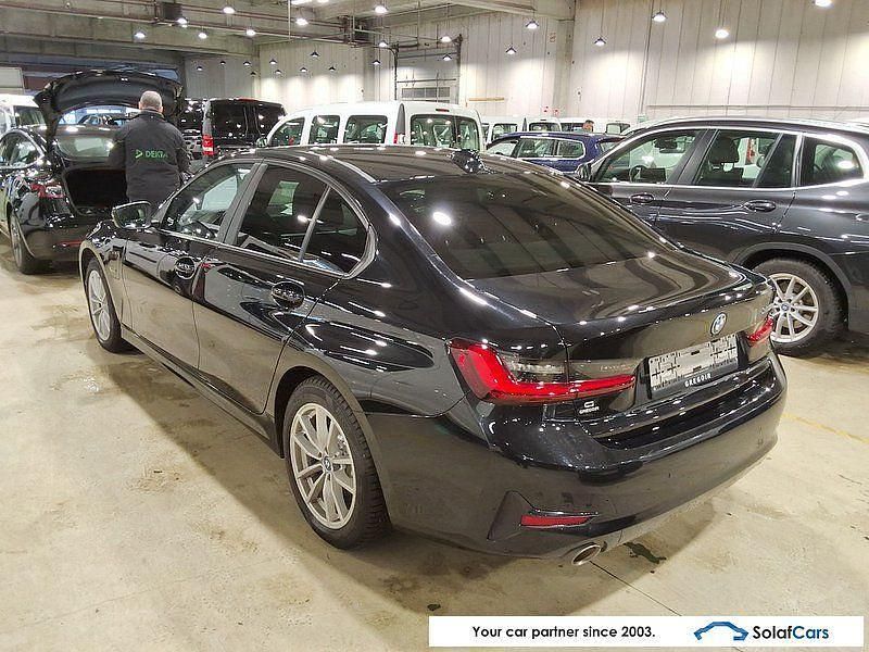 Gebraucht BMW 320e 163 PS (119 kW) 2022 Schwarz Limousine
