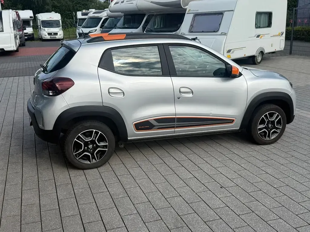 Gebraucht Dacia Spring Comfort Plus 33 kW (45 PS) 2021 Silber Kleinwagen