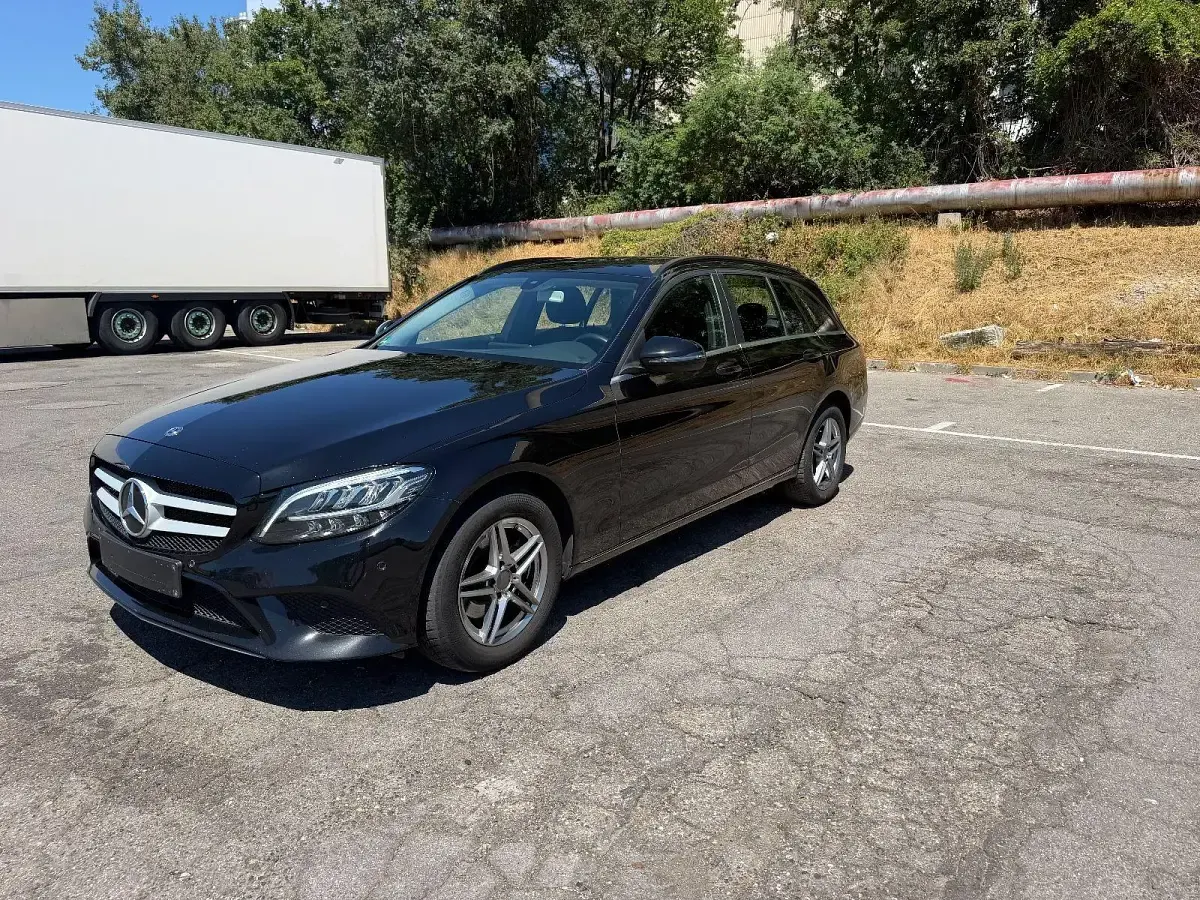 Gebraucht Mercedes C220 194 PS (142 kW) 2019 Schwarz Kombi