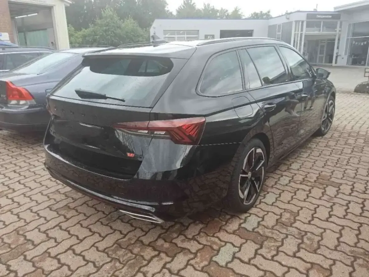 Gebraucht Skoda Octavia RS 245 PS (180 kW) 2023 Schwarz Limousine