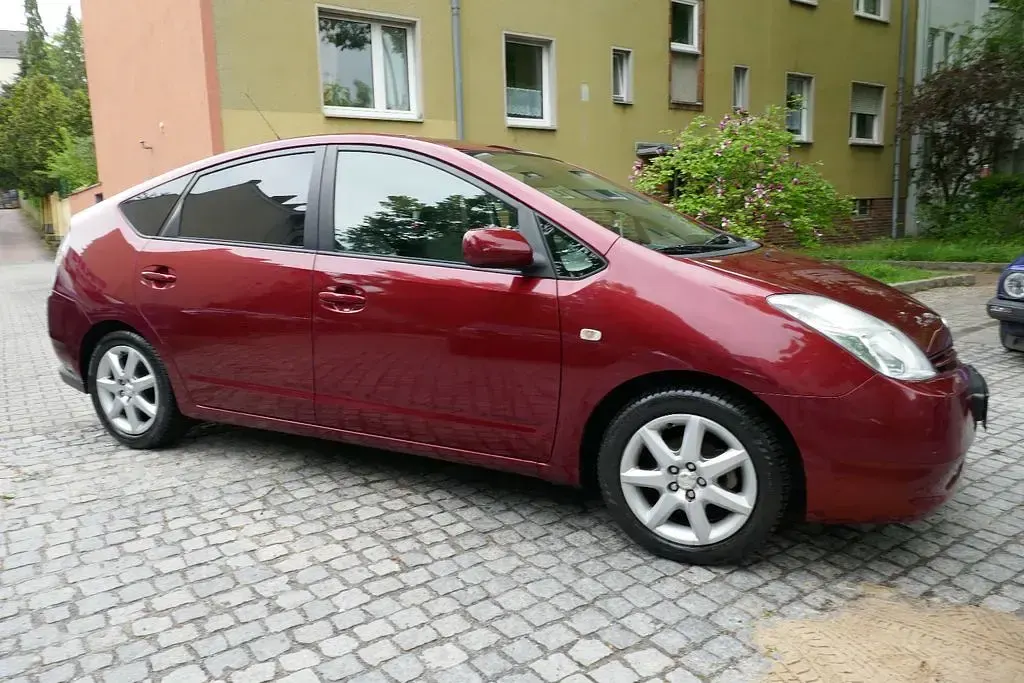 Używany Toyota Prius Sol 77 KM (56 kW) 2005 Czerwony Hatchback