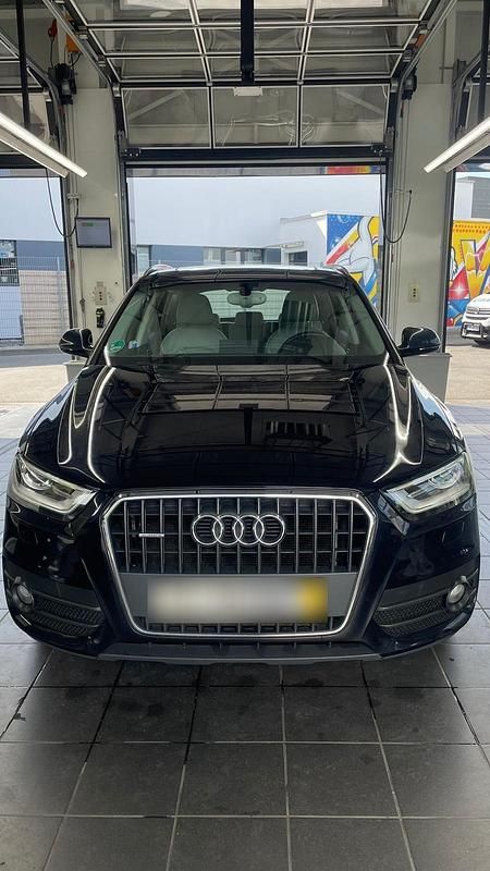 Schwarz Gebraucht 2013 Audi Q3 SUV | 13.200 € (Guter Preis) - Bild 1/4