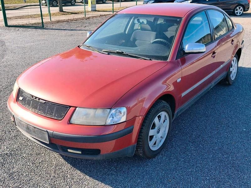 Gebraucht VW Passat Highline 125 PS (91 kW) 1997 Rot Limousine