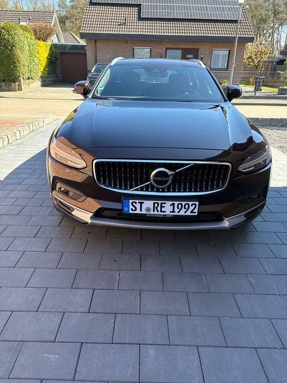Gebraucht Volvo V90 CC Pro 197 PS (144 kW) 2020 Braun Kombi