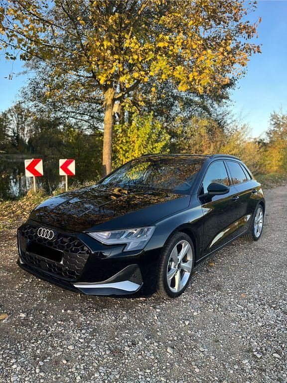 Schwarz Gebraucht 2024 Audi A3 Advanced Plus Limousine | 33.750 € (Fairer Preis) - Bild 1/4