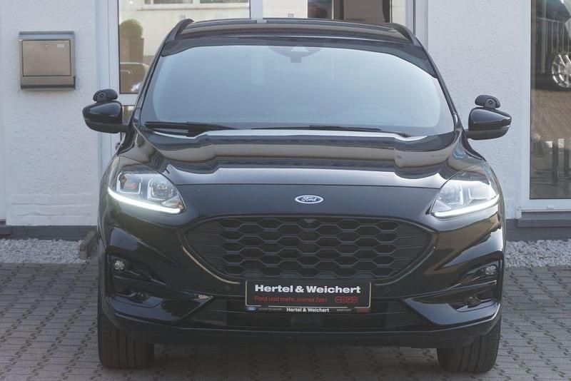 Gebraucht Ford Kuga ST-Line 224 PS (164 kW) 2023 Agate black metallic SUV