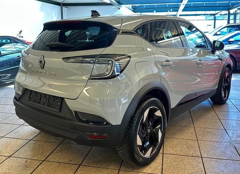 Gebraucht Renault Captur Techno 158 PS (116 kW) 2025 Silber SUV