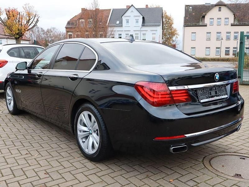 Gebraucht BMW 740 320 PS (235 kW) 2013 Schwarz Limousine