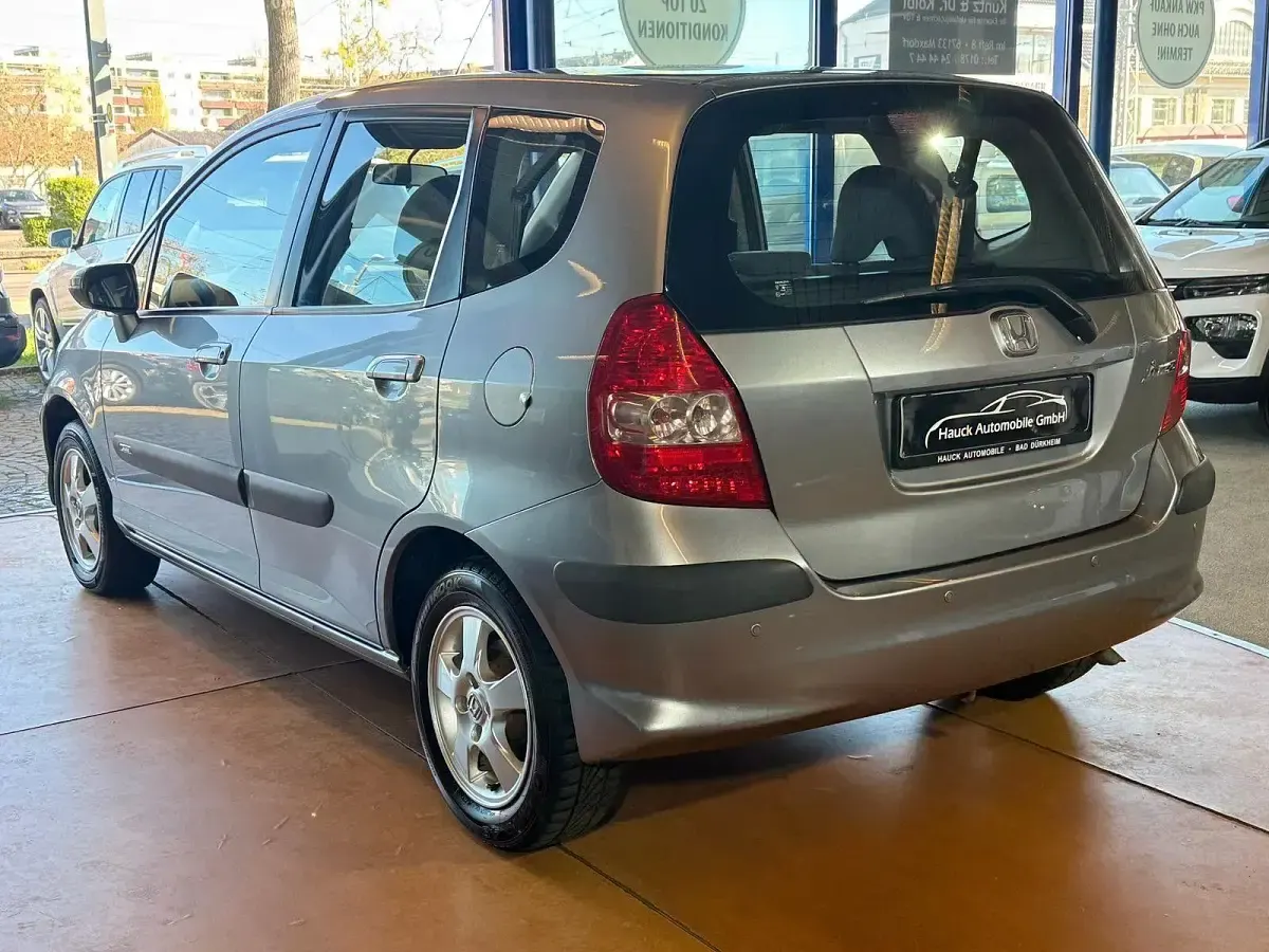 Gebraucht Honda Jazz LS 83 PS (61 kW) 2005 Silber Kleinwagen