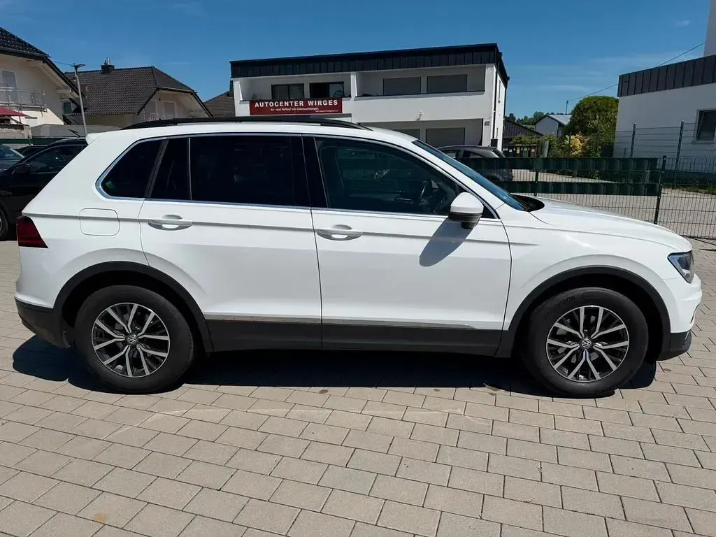 Gebraucht VW Tiguan Comfortline 150 PS (110 kW) 2020 Weiß SUV