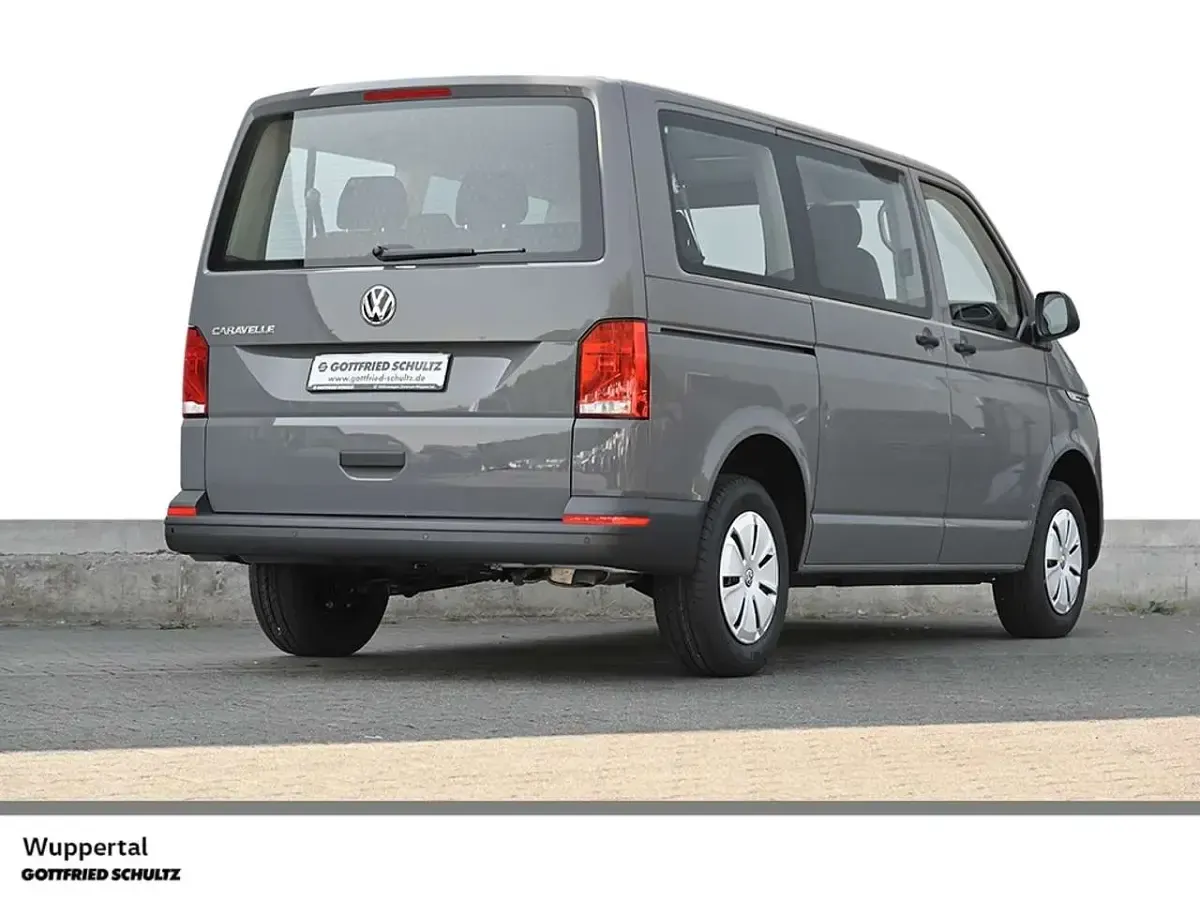 Gebraucht VW Caravelle 110 PS (80 kW) 2024 Pure grey Van