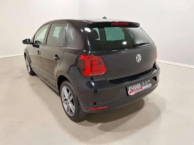 Gebraucht VW Polo LOUNGE 75 PS (55 kW) 2015 Deep black perleffekt Limousine