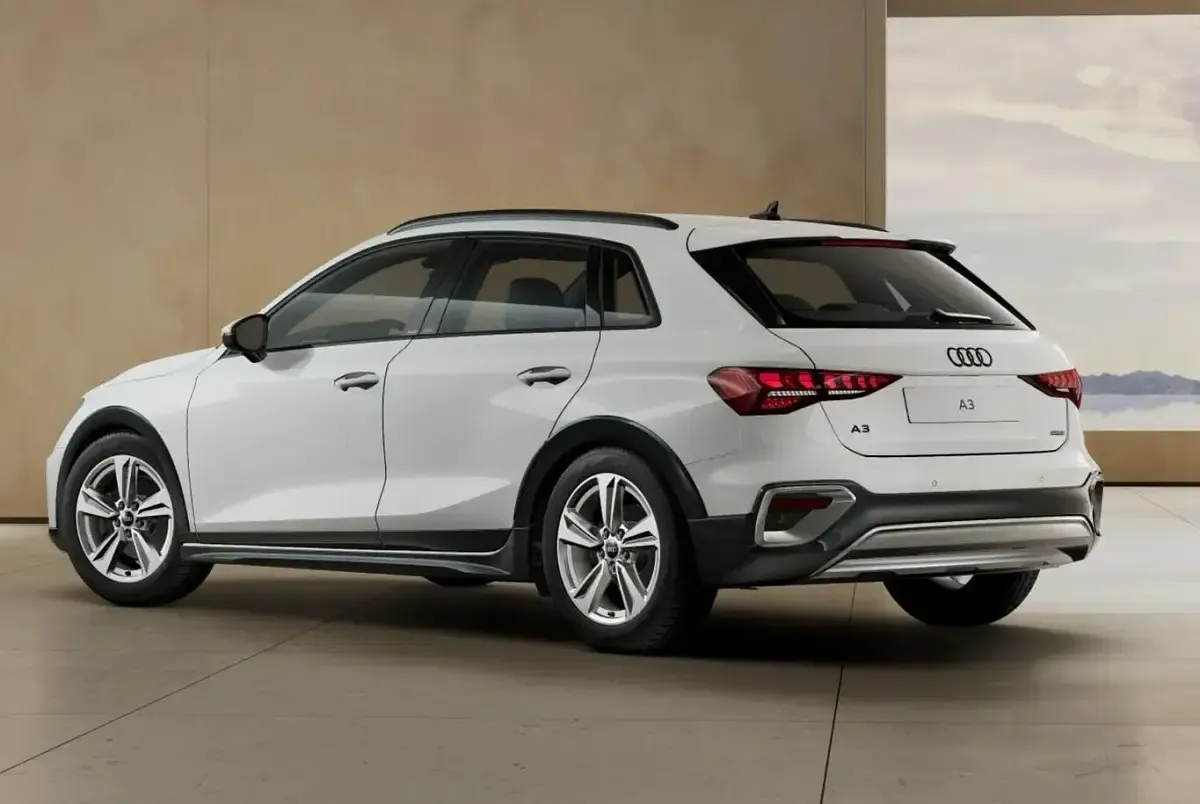 Nowe Audi A3 Ambiente 204 KM (150 kW) 2026 Biały SUV