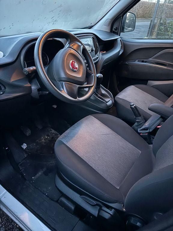 Gebraucht Fiat Doblò Trekking 95 PS (69 kW) 2019 Weiß Van / Kleinbus
