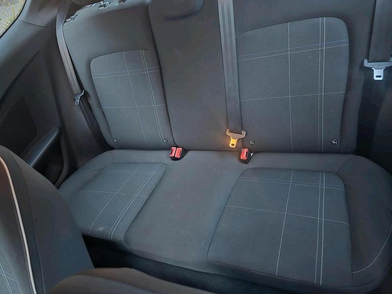 Gebraucht Ford Fiesta Trend 70 PS (51 kW) 2017 Schwarz Kleinwagen