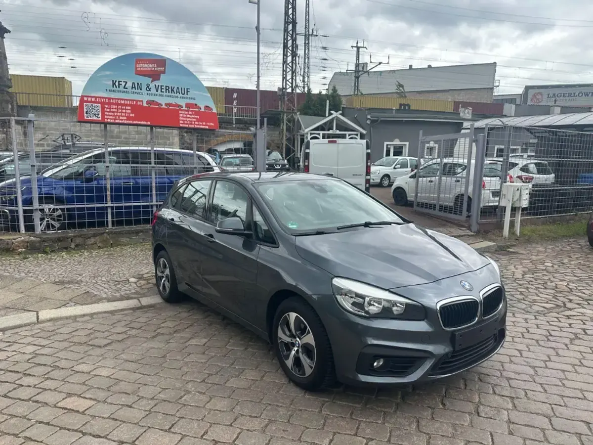 Gebraucht BMW 218 Active Tourer Advantage 136 PS (100 kW) 2017 Grau Van / Kleinbus