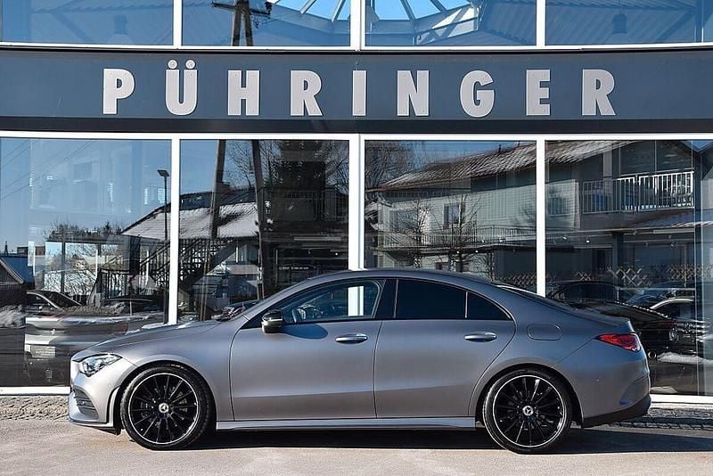 Grau Gebraucht 2021 Mercedes CLA220 AMG line Limousine | 30.900 € (Superpreis) - Bild 1/4