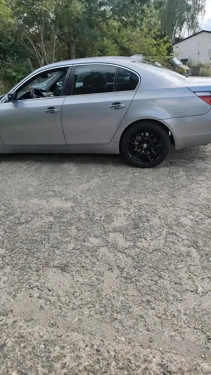 Gebraucht BMW 525 210 PS (154 kW) 2005 Silber Limousine