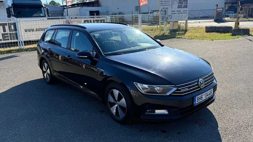 Gebraucht VW Passat Trendline 120 PS (88 kW) 2015 Schwarz Kombi