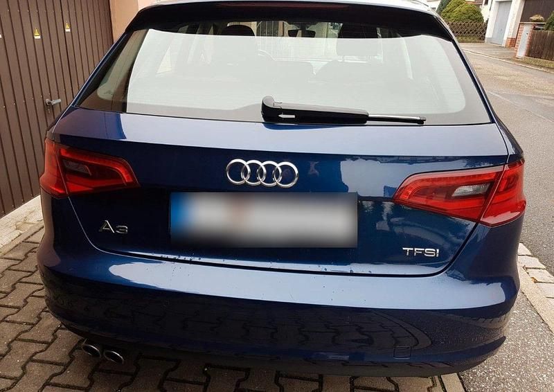 Gebraucht Audi A3 92 PS (67 kW) 2016 Blau Kleinwagen