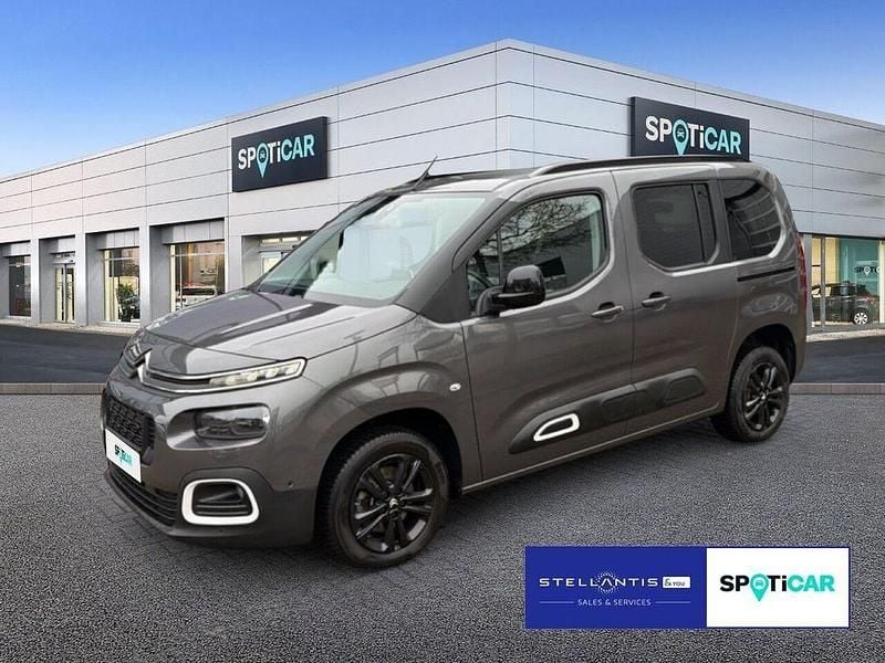 Grau Gebraucht 2024 Citroën Berlingo Shine Van / Kleinbus | 21.390 € (Guter Preis) - Bild 1/4