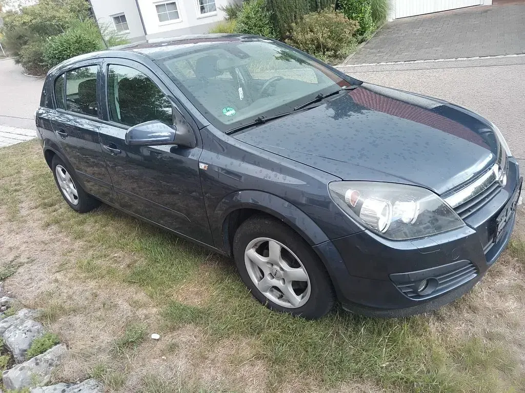 Gebraucht Opel Astra 105 PS (77 kW) 2007 Blau Limousine