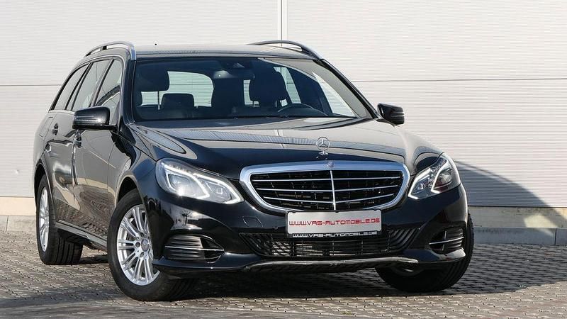 Gebraucht Mercedes E250 Elegance 204 PS (150 kW) 2013 Schwarz Kombi