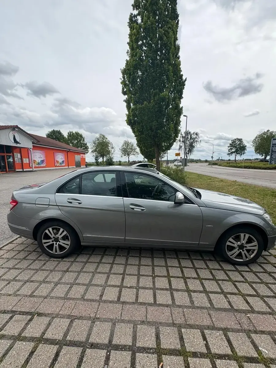 Gebraucht Mercedes C200 184 PS (135 kW) 2009 Silber Limousine