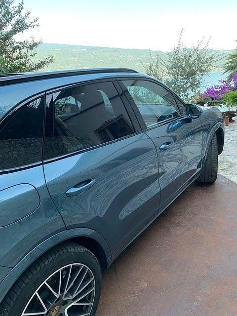 Gebraucht Porsche Cayenne Turbo 549 PS (403 kW) 2018 Blau SUV