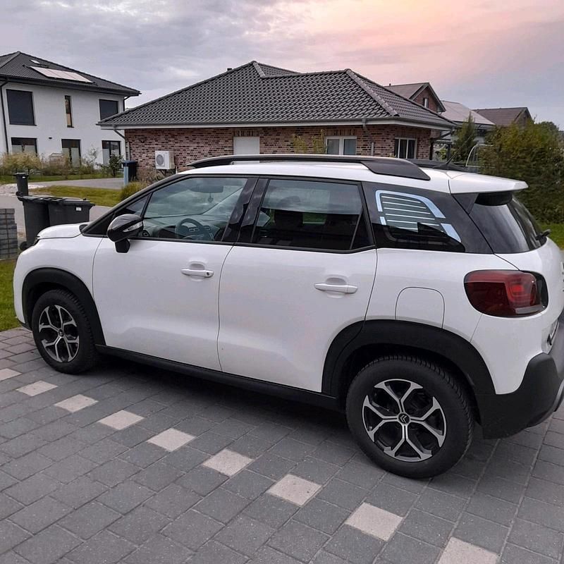 Weiß Gebraucht 2022 Citroën C3 Aircross Shine SUV | 13.900 € (Guter Preis) - Bild 1/4