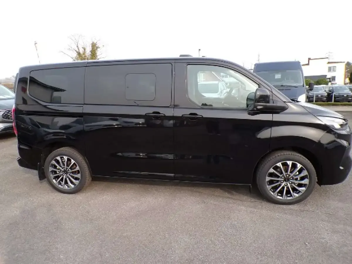 Neu Ford Tourneo Custom Titanium X 170 PS (125 kW) 2026 Schwarz Van