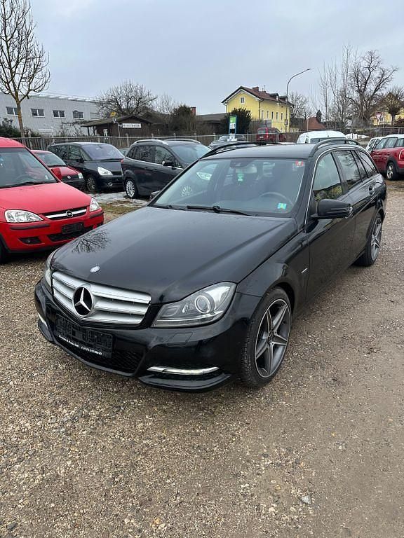 Gebraucht Mercedes C220 170 PS (125 kW) 2011 Schwarz Limousine