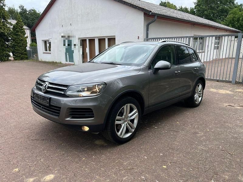 Grau Gebraucht 2011 VW Touareg SUV | 14.750 € (Etwas zu teuer) - Bild 1/4