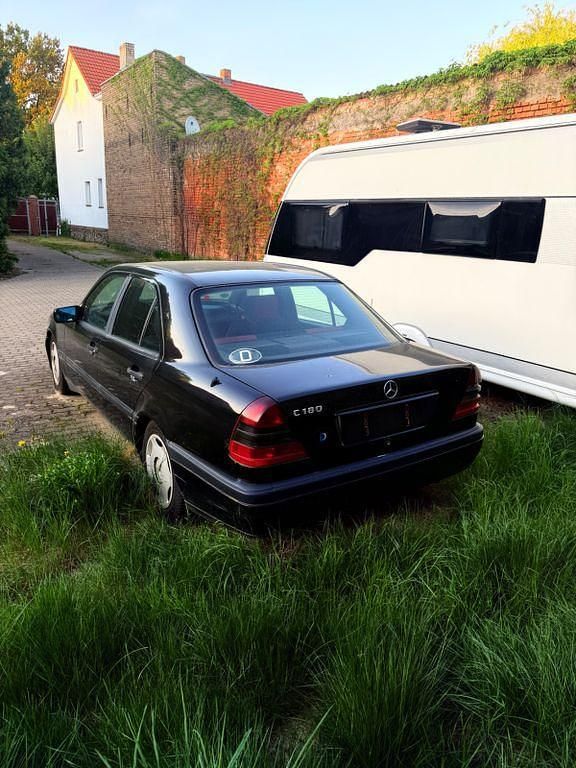 Gebraucht Mercedes C180 122 PS (89 kW) 1993 Schwarz Limousine