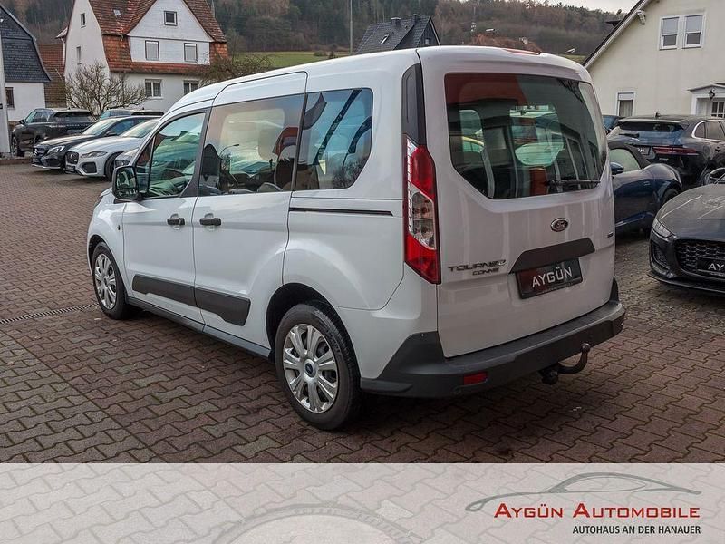 Gebraucht Ford Tourneo Connect Ambiente 101 PS (74 kW) 2015 Weiß Van / Kleinbus