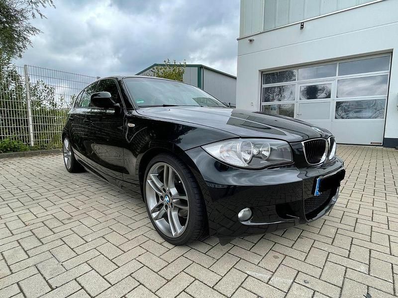 Schwarz Gebraucht 2010 BMW 118 M Sport Kleinwagen | 5.500 € (Fairer Preis) - Bild 1/4