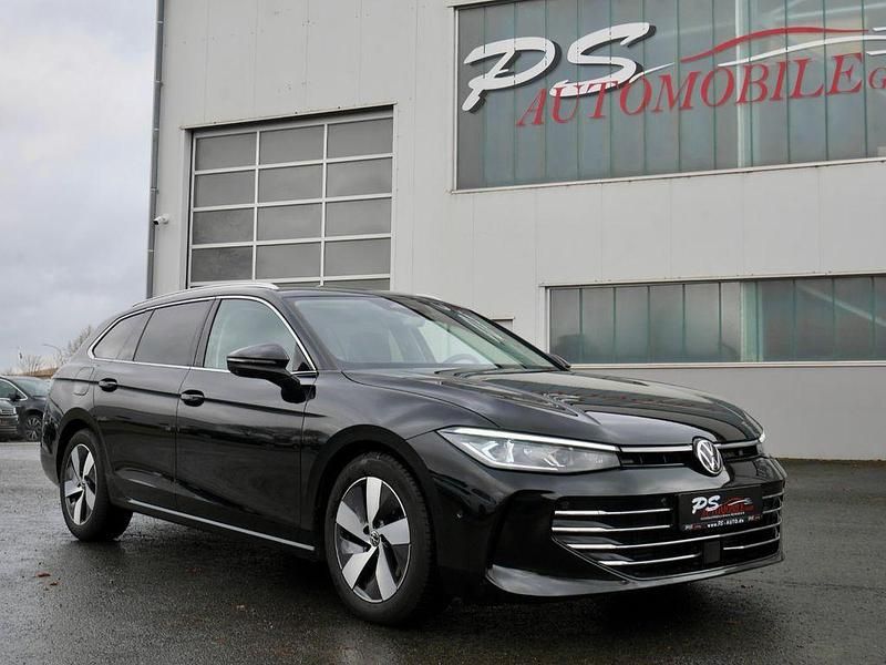 Schwarz Gebraucht 2025 VW Passat Elegance Limousine | 34.888 € (Superpreis) - Bild 1/4