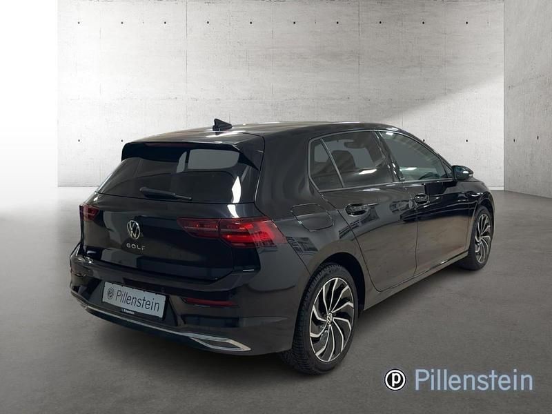 Gebraucht VW Golf VIII Active 131 PS (96 kW) 2022 Schwarz Limousine
