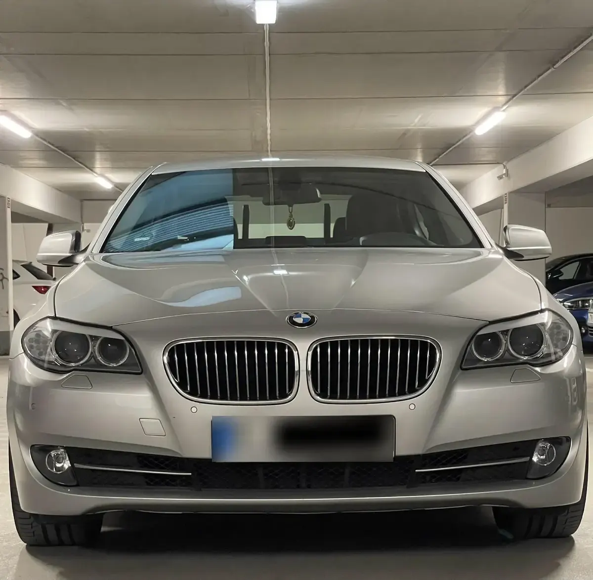 Gebraucht BMW 523 204 PS (150 kW) 2011 Silber Limousine