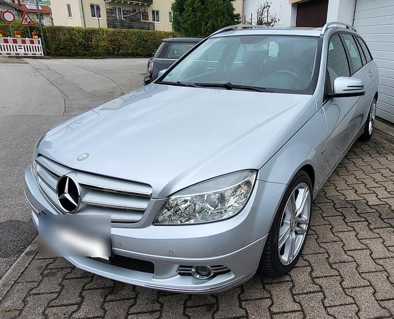 Silber Gebraucht 2010 Mercedes C180 Kombi | 12.500 € - Bild 1/4