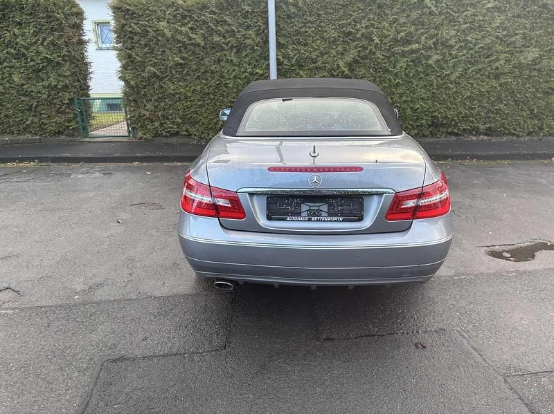 Gebraucht Mercedes E220 Avantgarde 170 PS (125 kW) 2011 Cabrio