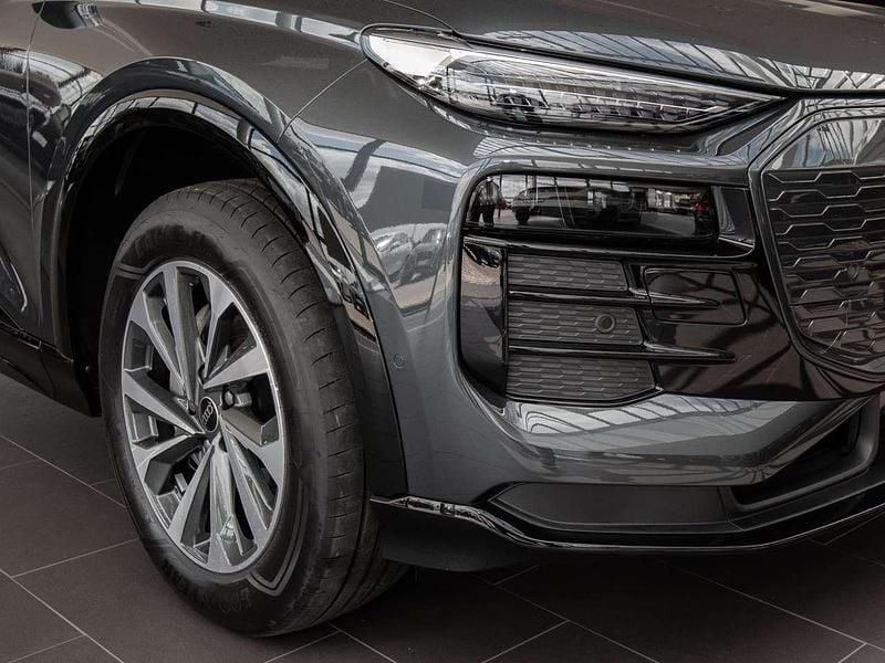 Gebraucht Audi Q6 e-tron Ambiente 284 kW (387 PS) 2024 Manhattangrau metallic SUV