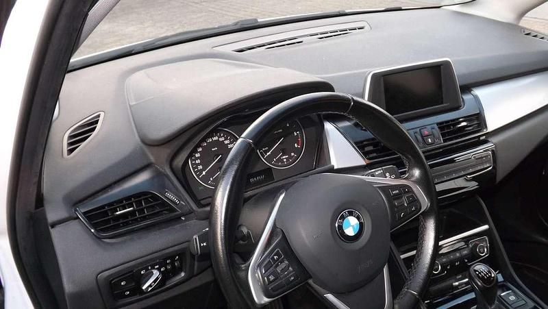 Gebraucht BMW 216 Advantage 116 PS (85 kW) 2016 Alpinweiss iii Van / Kleinbus