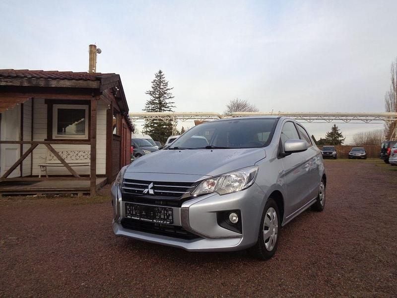 Gebraucht Mitsubishi Space Star Select+ 71 PS (52 kW) 2023 Silber Limousine