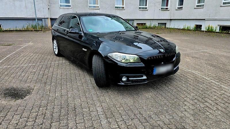 Schwarz Gebraucht 2016 BMW 518 Performance Kombi | 11.999 € (Fairer Preis) - Bild 1/4