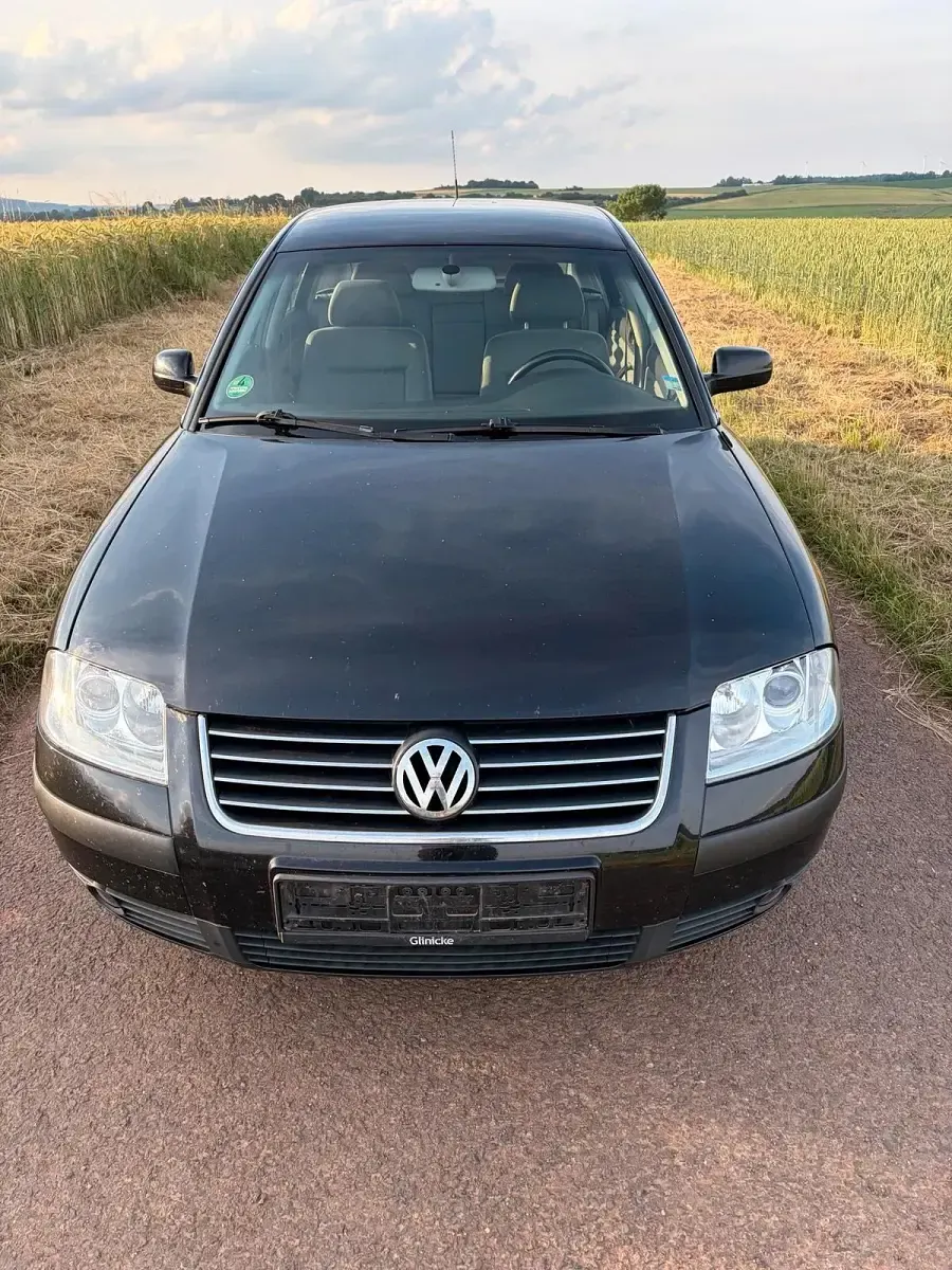 Gebraucht VW Passat 131 PS (96 kW) 2003 Schwarz Limousine