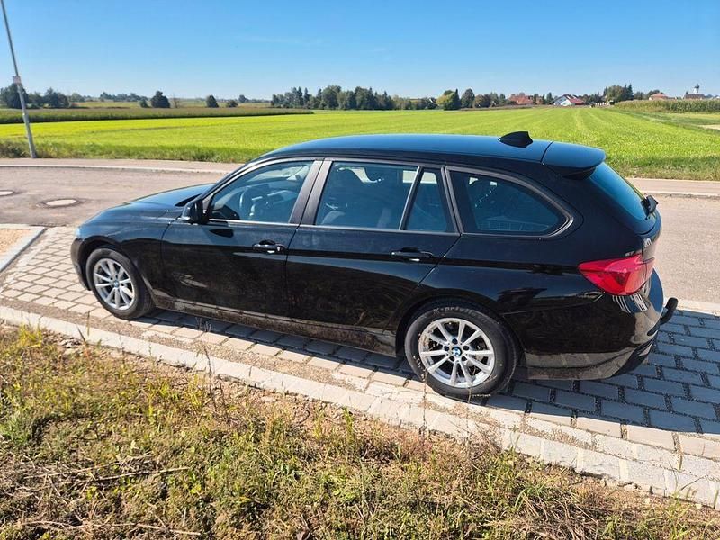 Schwarz Gebraucht 2015 BMW 318 M Sport Kombi | 8.500 € (Guter Preis) - Bild 1/4