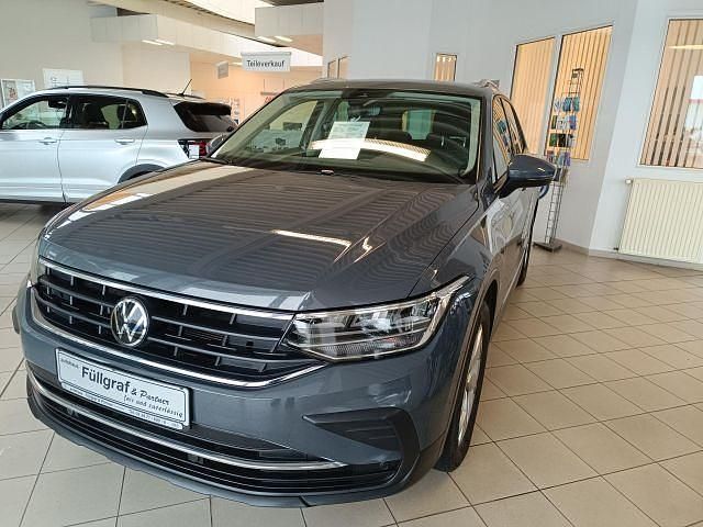 Gebraucht VW Tiguan Active 150 PS (110 kW) 2022 Delfingrau SUV