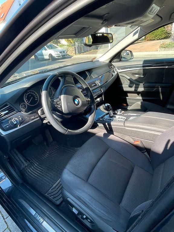 Gebraucht BMW 520 184 PS (135 kW) 2013 Grau Kombi