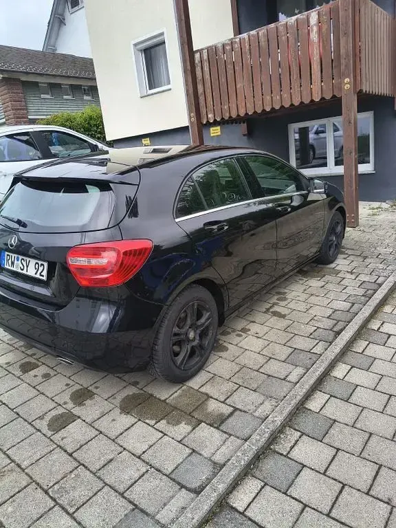 Gebraucht Mercedes A220 136 PS (100 kW) 2014 Schwarz Limousine